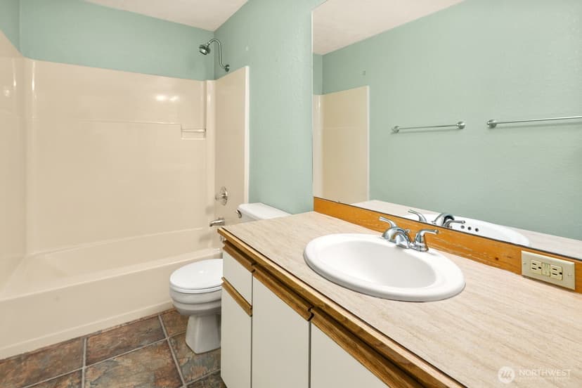 Property photo for 1836 25th Avenue #204, Seattle photo 12