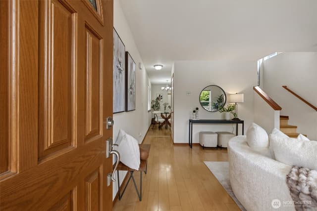 Property photo for 10050 19th Avenue SW, Seattle photo 2