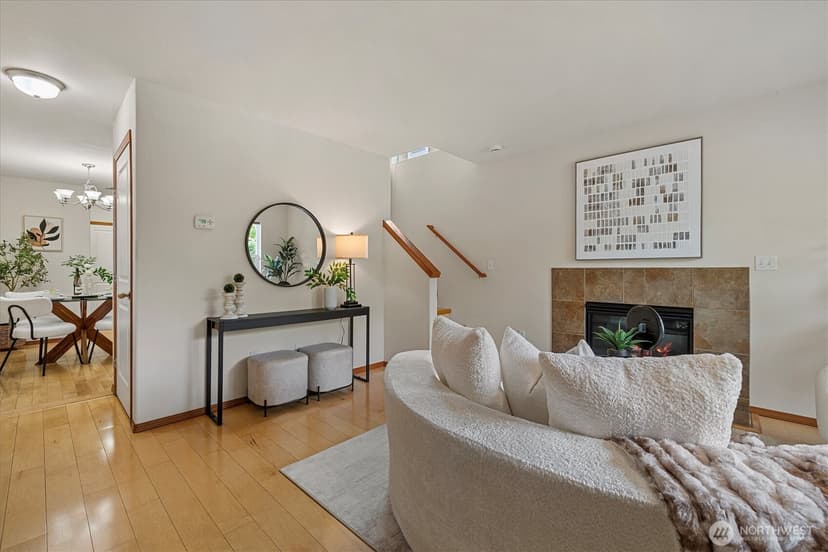 Property photo for 10050 19th Avenue SW, Seattle photo 7