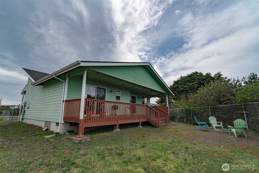 Property photo for 1116 Glendover Court SW, Ocean Shores photo 11