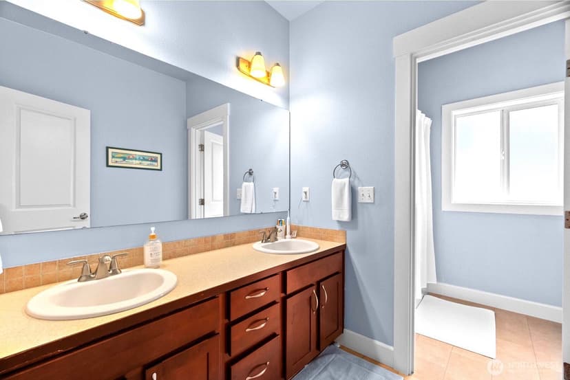 Property photo for 10411 32nd Street E, Edgewood photo 22