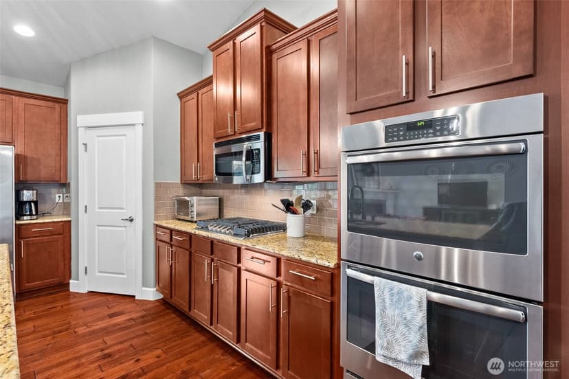 Property photo for 10411 32nd Street E, Edgewood photo 13