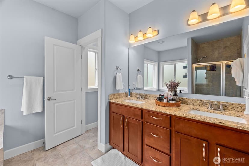Property photo for 10411 32nd Street E, Edgewood photo 18