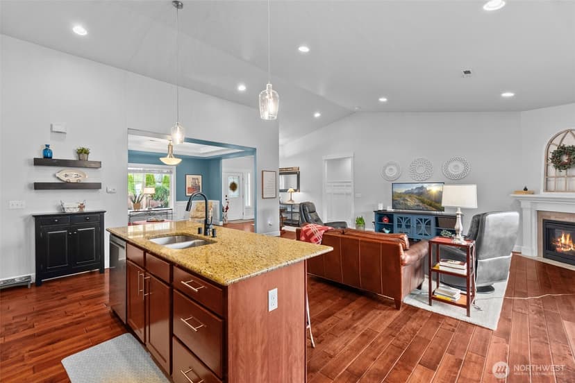 Property photo for 10411 32nd Street E, Edgewood photo 12