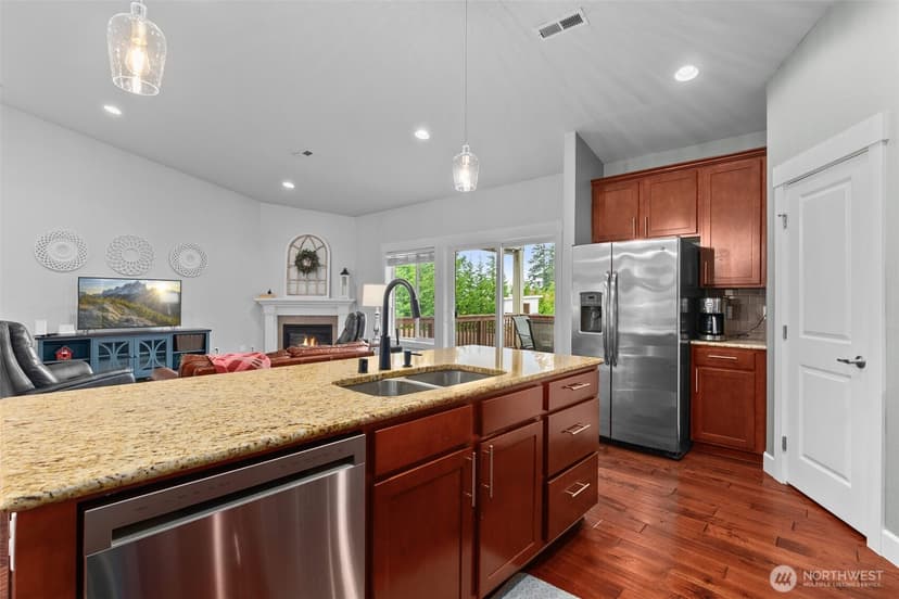 Property photo for 10411 32nd Street E, Edgewood photo 16
