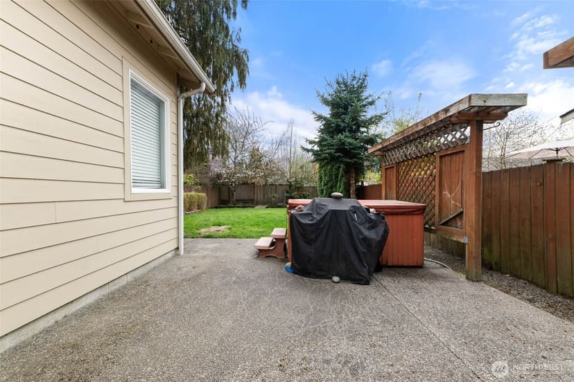 Property photo for 11011 36th Avenue Ct E, Tacoma photo 32