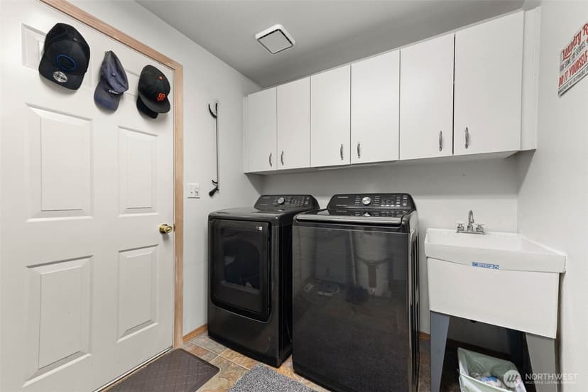 Property photo for 11011 36th Avenue Ct E, Tacoma photo 18