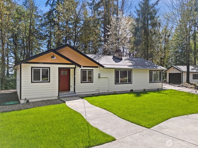 Property photo for 1362 Carr Boulevard, Bremerton photo 2