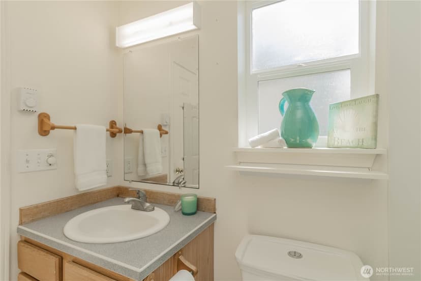 Property photo for 555 Ensign Avenue NW, Ocean Shores photo 12