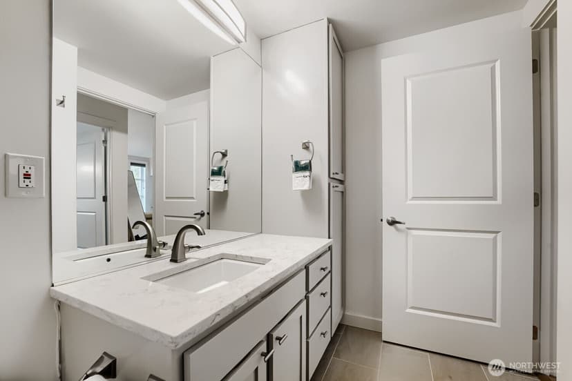 Property photo for 2607 Western Avenue #355, Seattle photo 16