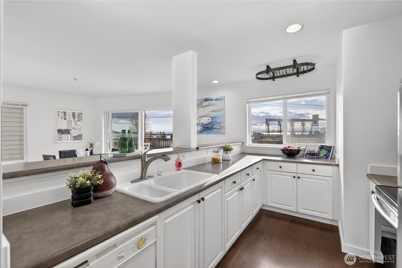 Property photo for 524 6th Avenue W #110, Seattle photo 10