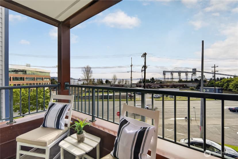 Property photo for 524 6th Avenue W #110, Seattle photo 15