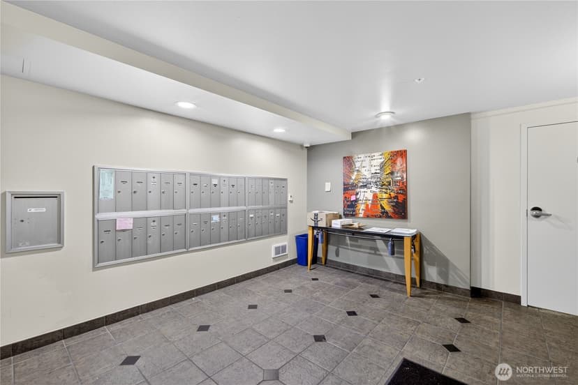 Property photo for 524 6th Avenue W #110, Seattle photo 28