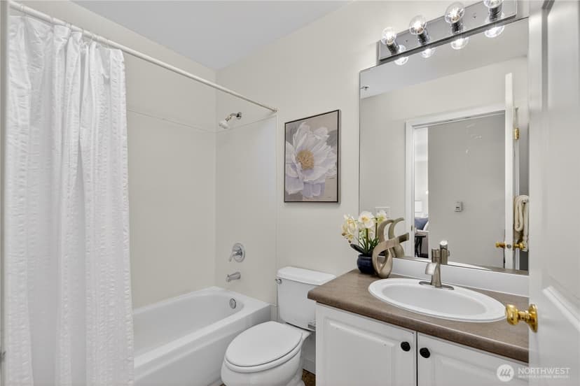 Property photo for 524 6th Avenue W #110, Seattle photo 23