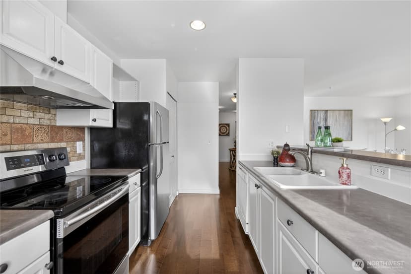 Property photo for 524 6th Avenue W #110, Seattle photo 12