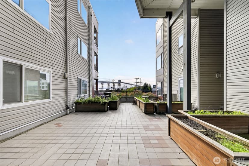Property photo for 524 6th Avenue W #110, Seattle photo 27