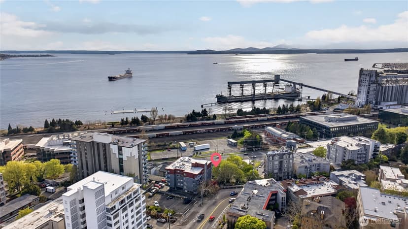 Property photo for 524 6th Avenue W #110, Seattle photo 32