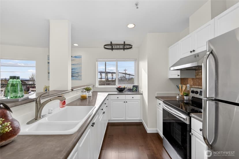 Property photo for 524 6th Avenue W #110, Seattle photo 11