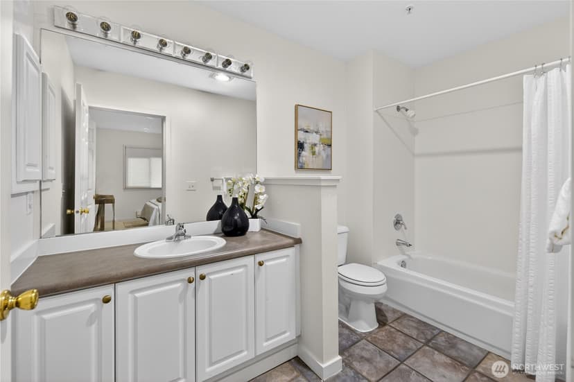 Property photo for 524 6th Avenue W #110, Seattle photo 20