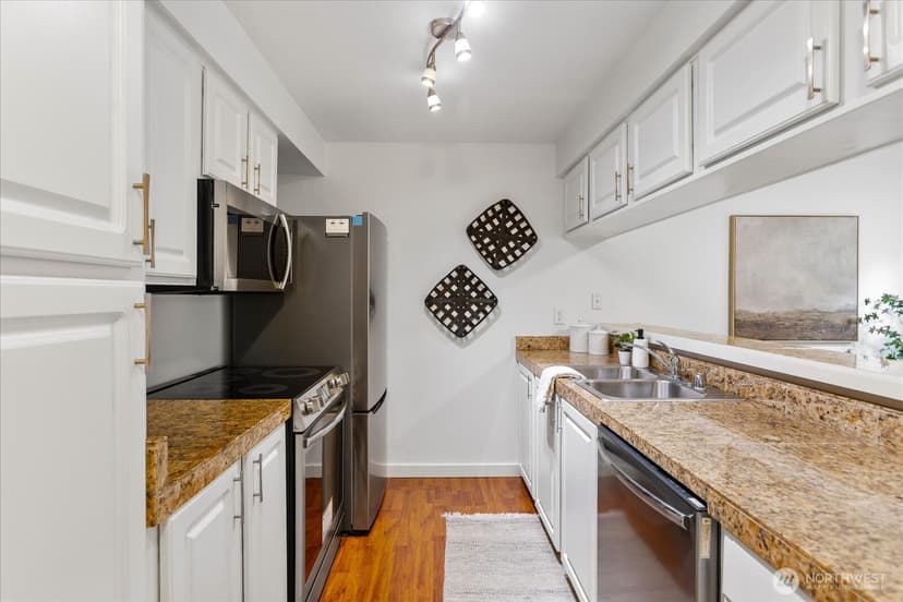 Property photo for 412 Center Road #F3, Everett photo 9