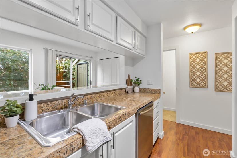Property photo for 412 Center Road #F3, Everett photo 12