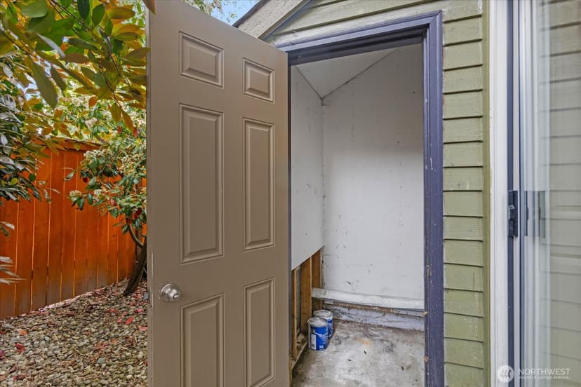 Property photo for 412 Center Road #F3, Everett photo 27