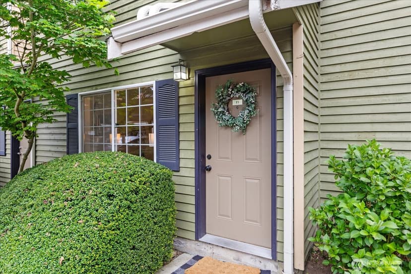 Property photo for 412 Center Road #F3, Everett photo 2