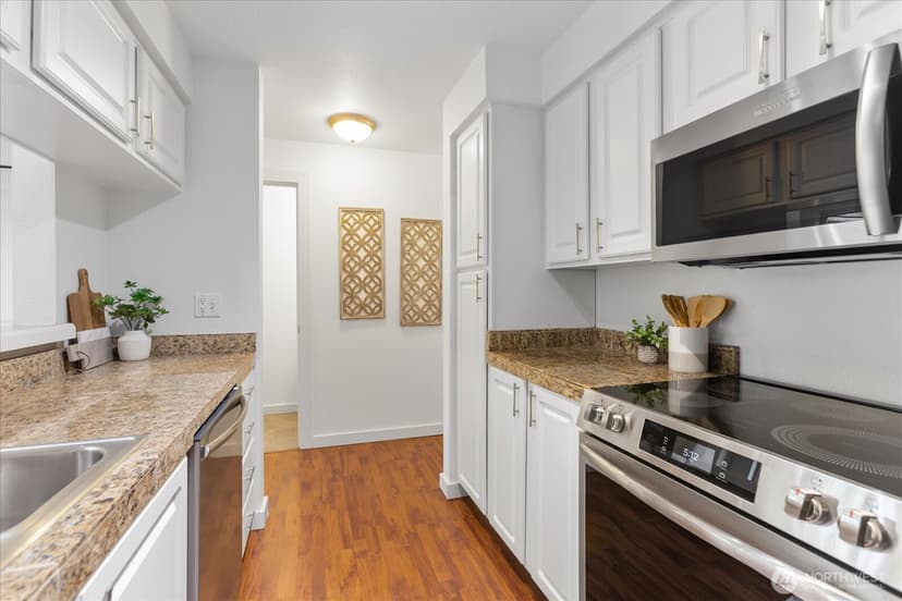 Property photo for 412 Center Road #F3, Everett photo 11