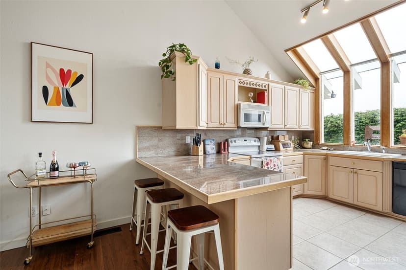 Property photo for 5610 Green Hills Avenue NE, Tacoma photo 6