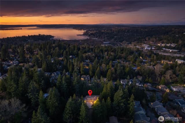 Property photo for 2727 101st Place NE, Bellevue photo 2