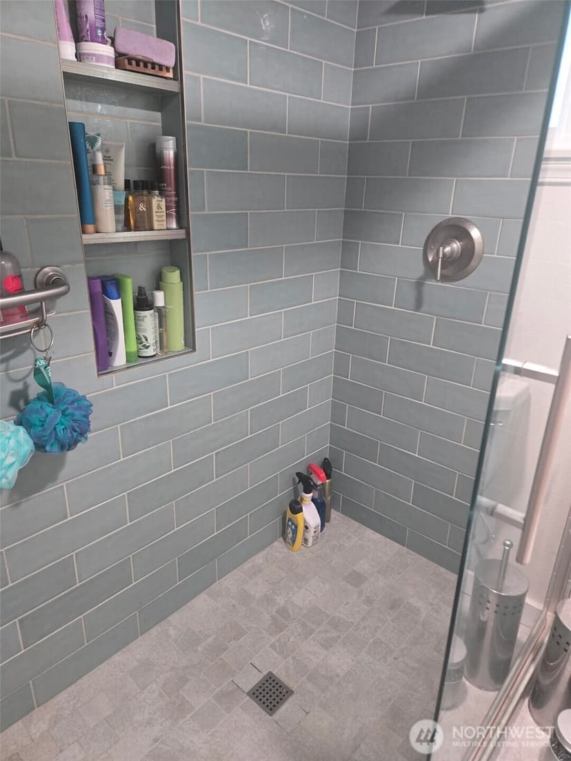 Property photo for 208 F Street SE, Auburn photo 15
