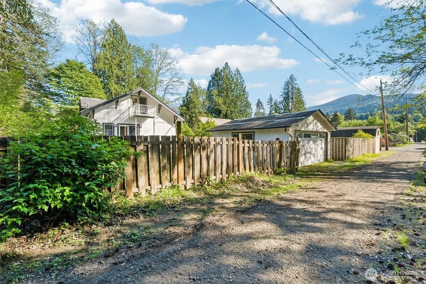 Property photo for 8413 309th Place SE, Issaquah photo 21