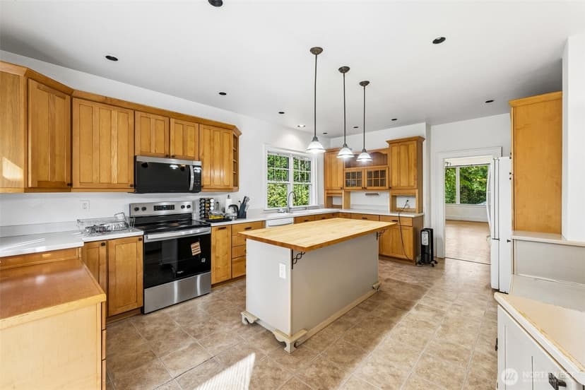 Property photo for 8413 309th Place SE, Issaquah photo 7
