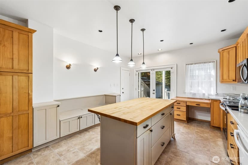 Property photo for 8413 309th Place SE, Issaquah photo 9