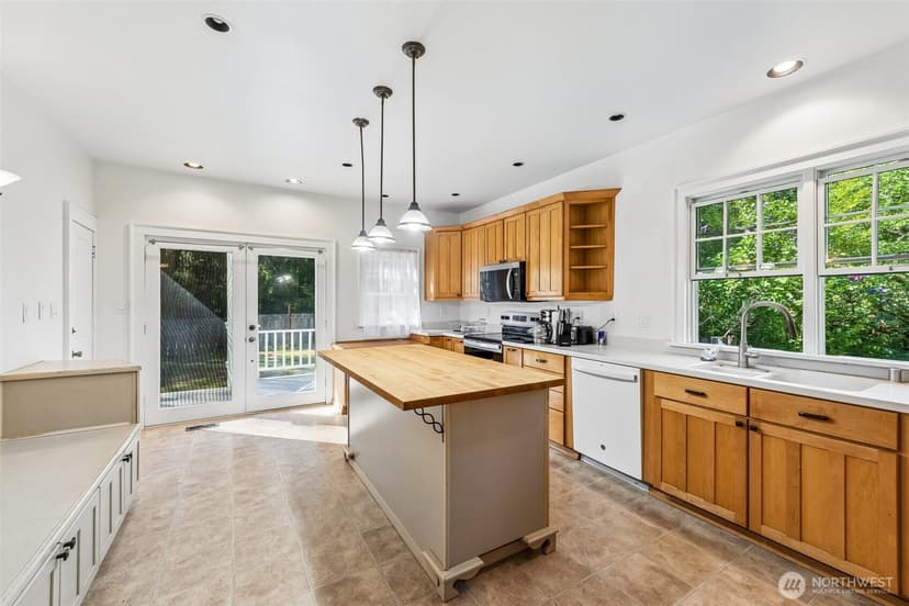 Property photo for 8413 309th Place SE, Issaquah photo 8