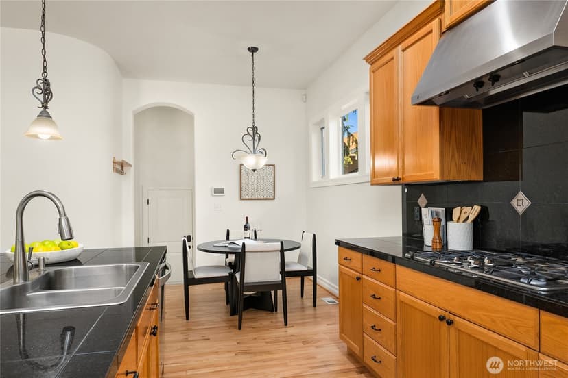 Property photo for 2455 30th Avenue NE, Issaquah photo 20