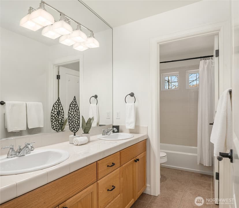 Property photo for 2455 30th Avenue NE, Issaquah photo 23