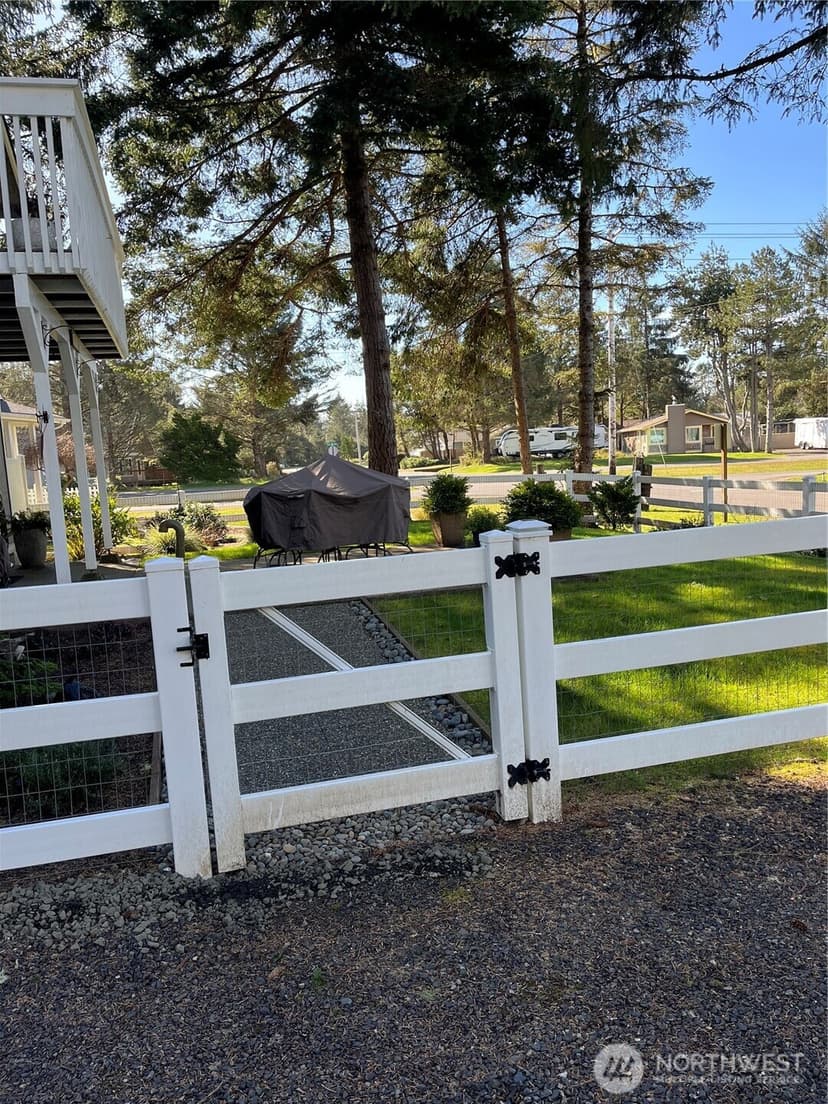 Property photo for 102 N Narwhal Loop NW, Ocean Shores photo 28