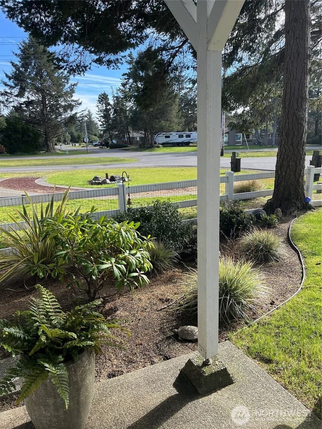 Property photo for 102 N Narwhal Loop NW, Ocean Shores photo 3