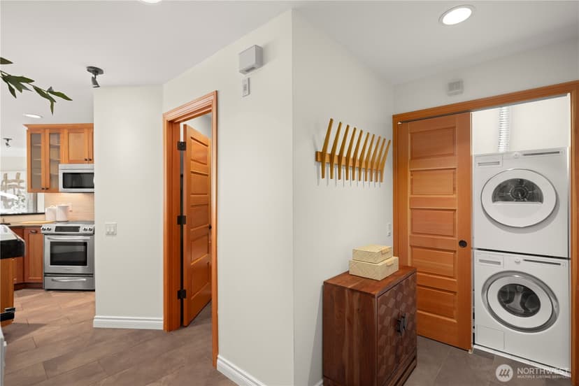 Property photo for 3100 Fairview Avenue E #302, Seattle photo 8