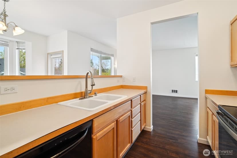 Property photo for 2906 SE 8TH Place #2111, Renton photo 11