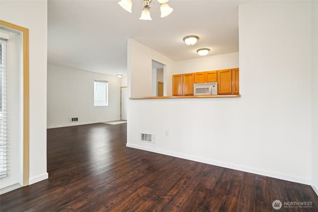 Property photo for 2906 SE 8TH Place #2111, Renton photo 3