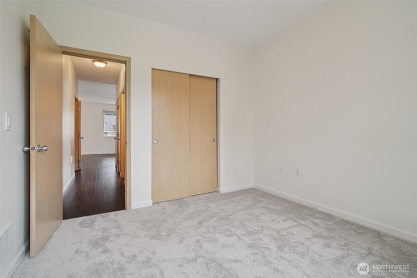 Property photo for 2906 SE 8TH Place #2111, Renton photo 15
