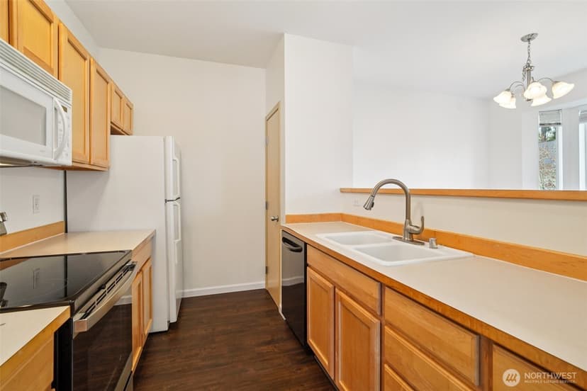 Property photo for 2906 SE 8TH Place #2111, Renton photo 10