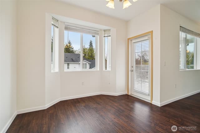 Property photo for 2906 SE 8TH Place #2111, Renton photo 4