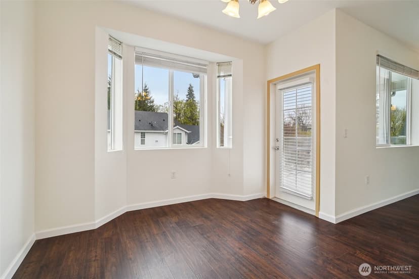 Property photo for 2906 SE 8TH Place #2111, Renton photo 4