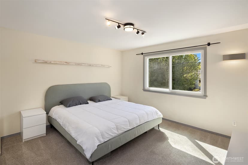 Property photo for 6627 Ellis Avenue S, Seattle photo 14