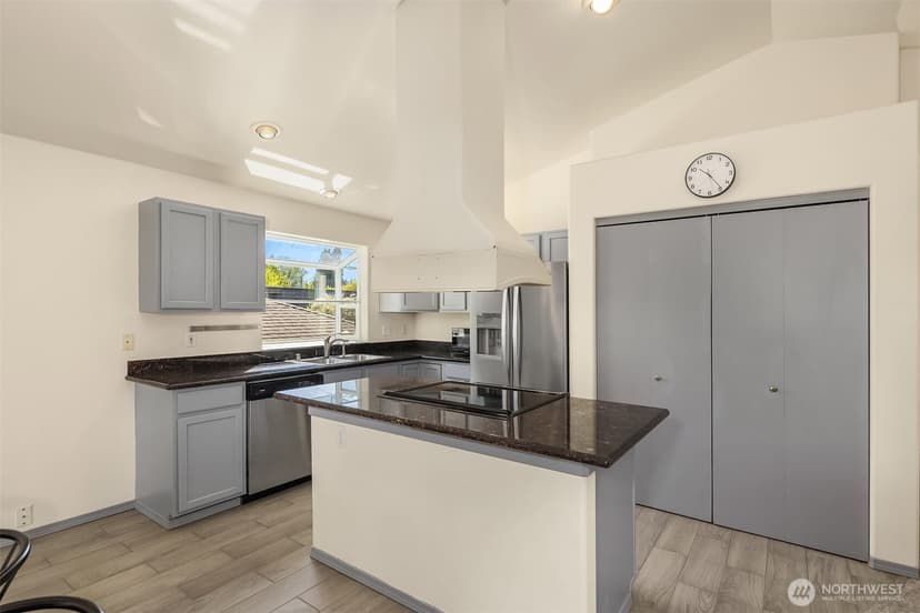 Property photo for 6627 Ellis Avenue S, Seattle photo 11