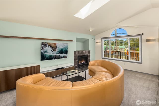 Property photo for 6627 Ellis Avenue S, Seattle photo 4