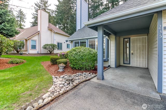 Property photo for 235 S 329th Lane, Federal Way photo 3